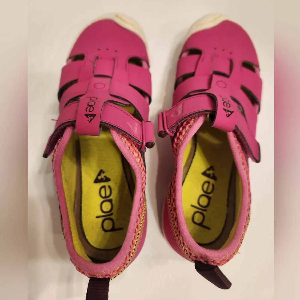 Plae Sam 2.0 Water Sandals Kids Size 3 Electric Fuchsia Pink Excellent Shoes